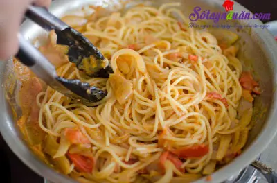 C&ocirc;ng thức cho m&oacute;n spaghetti kim chi dai ngon từng sợi 11