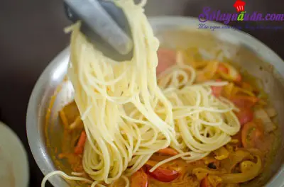 C&ocirc;ng thức cho m&oacute;n spaghetti kim chi dai ngon từng sợi 10