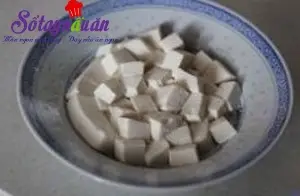 c&aacute;ch l&agrave;m đậu phụ om trứng muối
