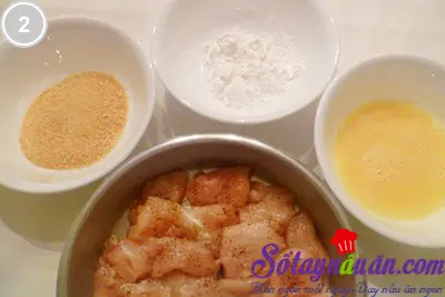Gi&ograve;n tan thịt g&agrave; chi&ecirc;n x&ugrave; 2