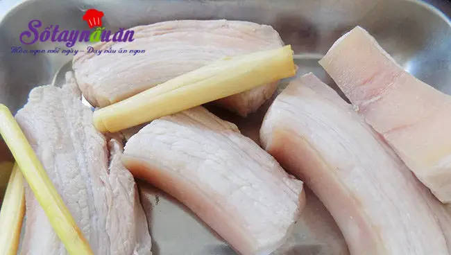 Học l&agrave;m thịt ba chỉ chi&ecirc;n gi&ograve;n từng miếng cực hấp dẫn 1