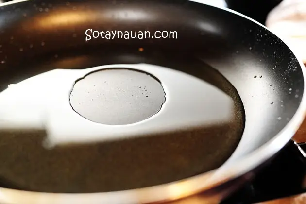 C&aacute;ch l&agrave;m b&aacute;nh m&igrave; trứng ốp la