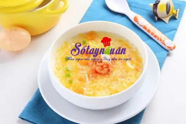 Ch&aacute;o t&ocirc;m b&iacute; đỏ nấu c&ugrave;ng c&agrave; rốt