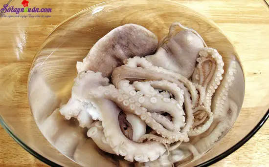 c&aacute;ch l&agrave;m bạch tuộc x&agrave;o cay kiểu h&agrave;n 1