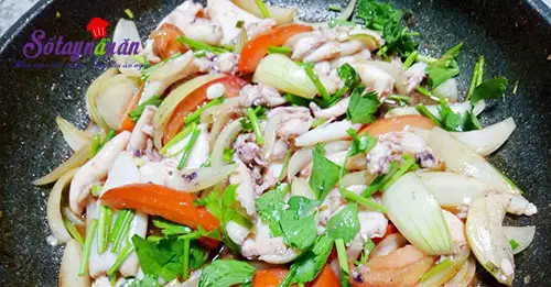 Hướng dẫn l&agrave;m mực x&agrave;o chua ngọt ngon kh&oacute; cưỡng 5