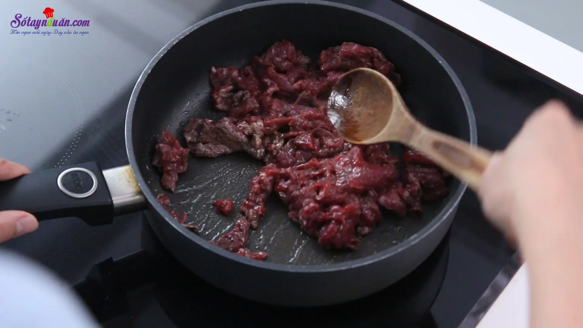c&aacute;ch l&agrave;m thịt b&ograve; x&agrave;o mướp đắng 6