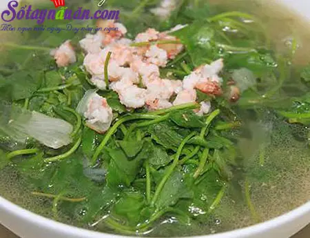 Nấu canh tôm rau má tại nhà: Đơn giản mà ngon miệng