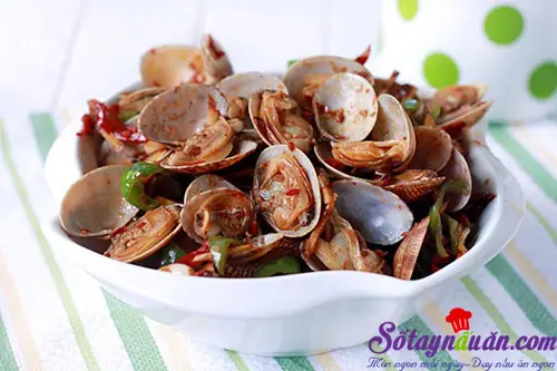 Nghêu xào ớt cay nồng